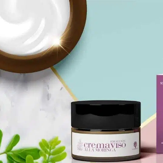 Crema viso alla moringa: un potente antiage con acido ialuronico